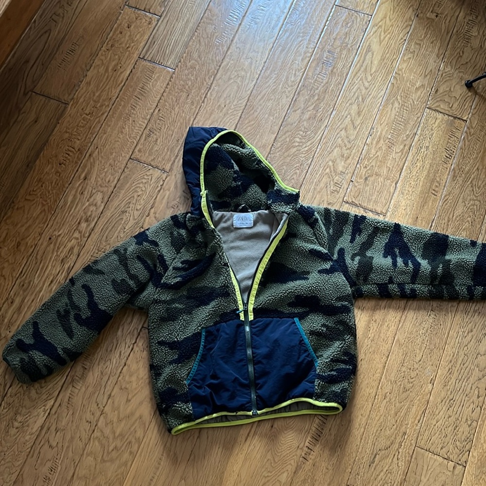 11/12 - ZARA - outwear winter jacket hoodie cami unisex NWOT